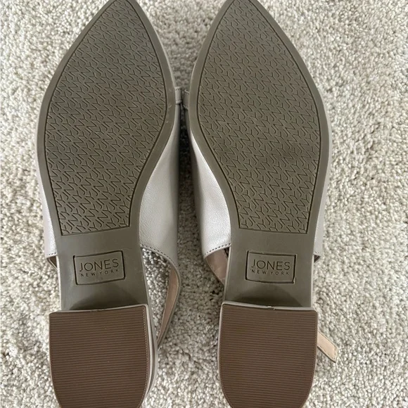 Jones NY Beige Slingback Flats - Picture 4 of 4